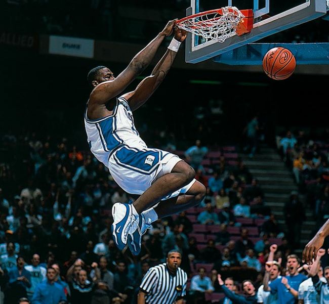 24. elton brand  6呎8吋275磅 中锋,杜克大学 duke