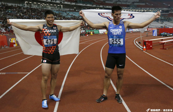 楊俊瀚200公尺決賽與日本選手小池祐貴英雄惜英雄