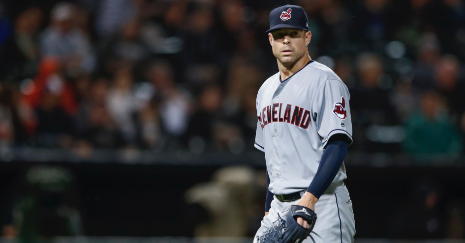 WS2016 Gm1: Kluber fans Bryant, sets WS record 