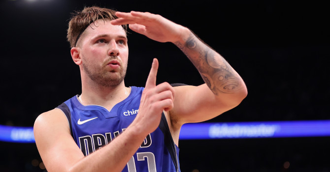 Luka Dončić Scores Season-High 50 Points in Mavericks Win Over Suns – Christmas Day Game