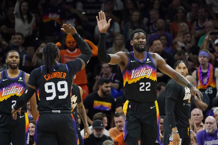 The gap between the "2022 playoffs" Suns and Mavericks