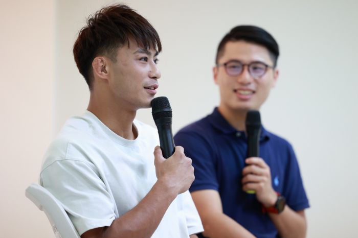奧運柔道選手楊勇緯(圖左)與運動員生涯規劃師曾荃鈺