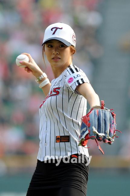 韩国第一个女棒球手图片
