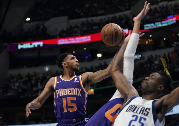 '2022 Playoffs' Booker leads Suns over Mavericks