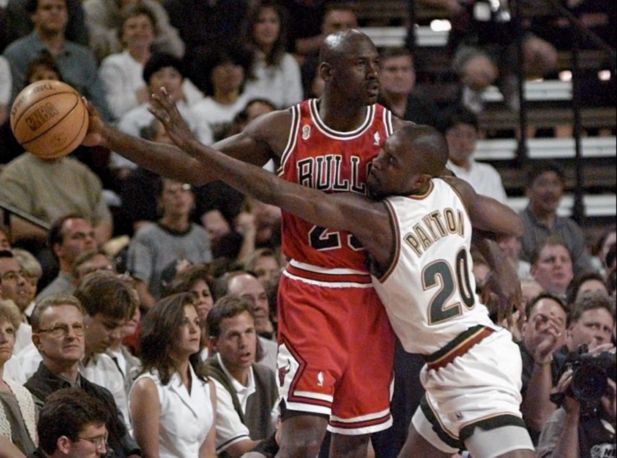 “michael jordan vs gary payton”的图片搜索结果